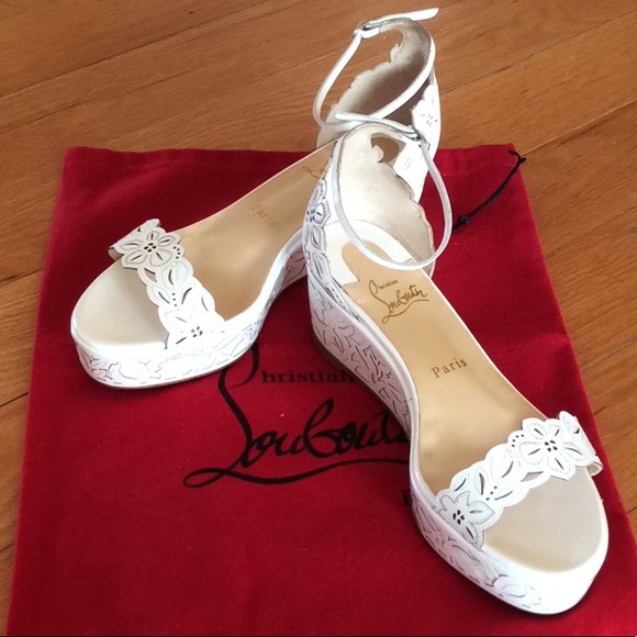 Christian Louboutin Shoes - CHRISTIAN LOUBOUTIN Houghton  Leather Sandals.